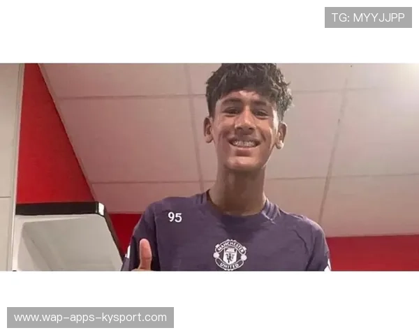 曼联15岁天才前景光明，小梅西首秀大放异彩