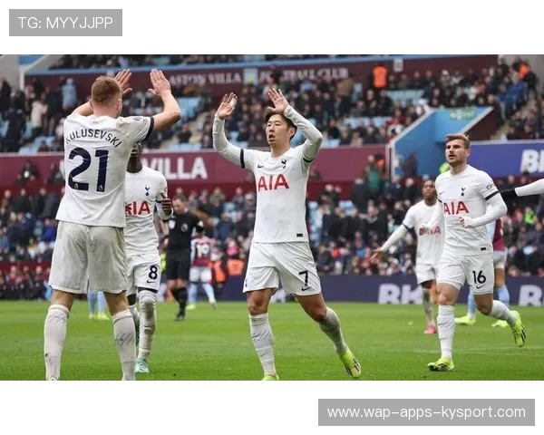 热刺连续轮转跑动极具威胁，孙兴慜抽射稍偏