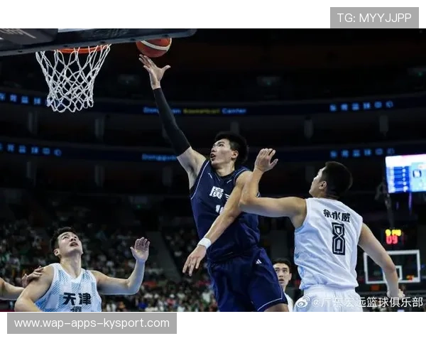 CBA 球员用身体优势在内线完成统治