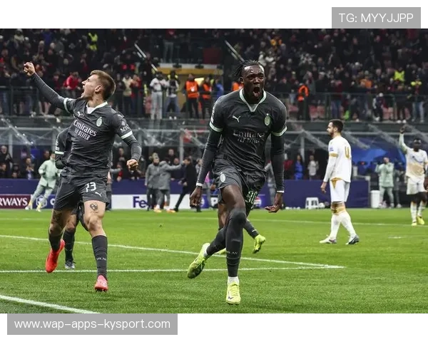 莱奥回敲队友门前补射建功AC米兰